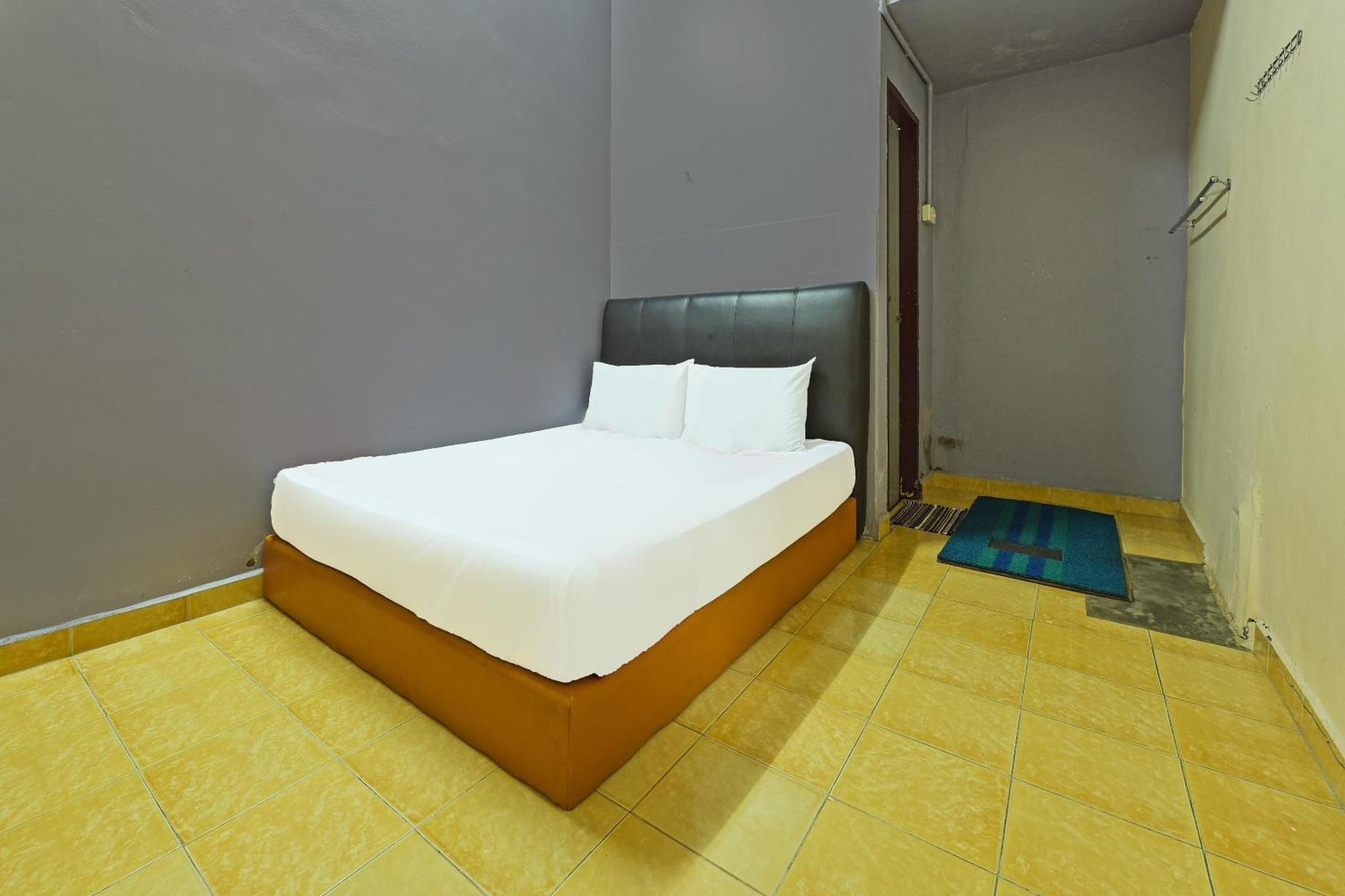 SPOT ON 90144 Corridor Hotel 1 Pekan Exterior foto