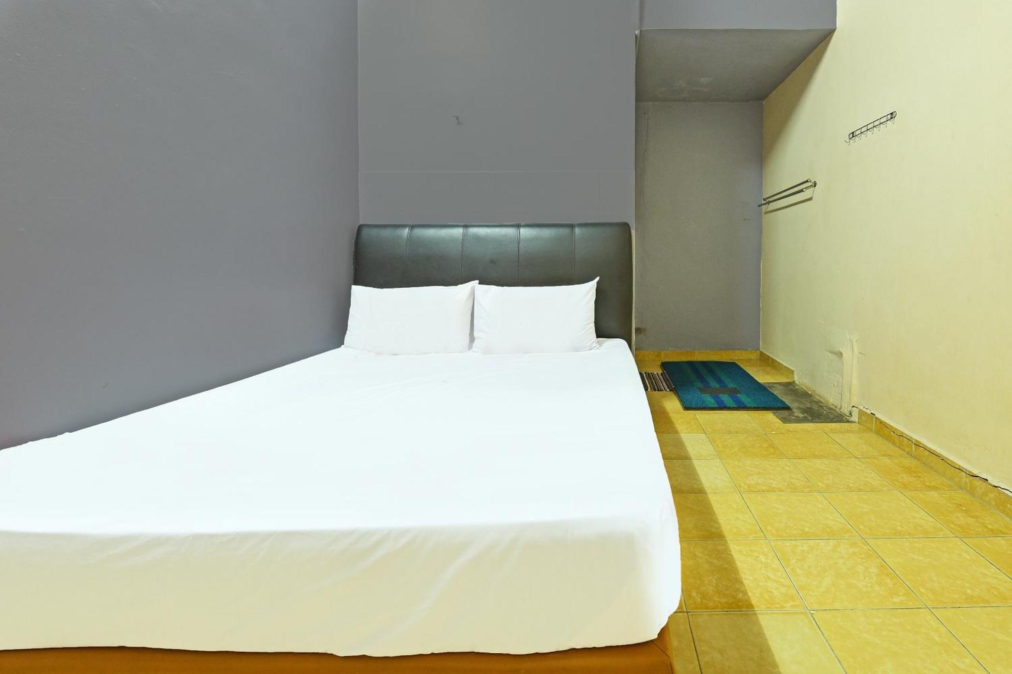SPOT ON 90144 Corridor Hotel 1 Pekan Exterior foto